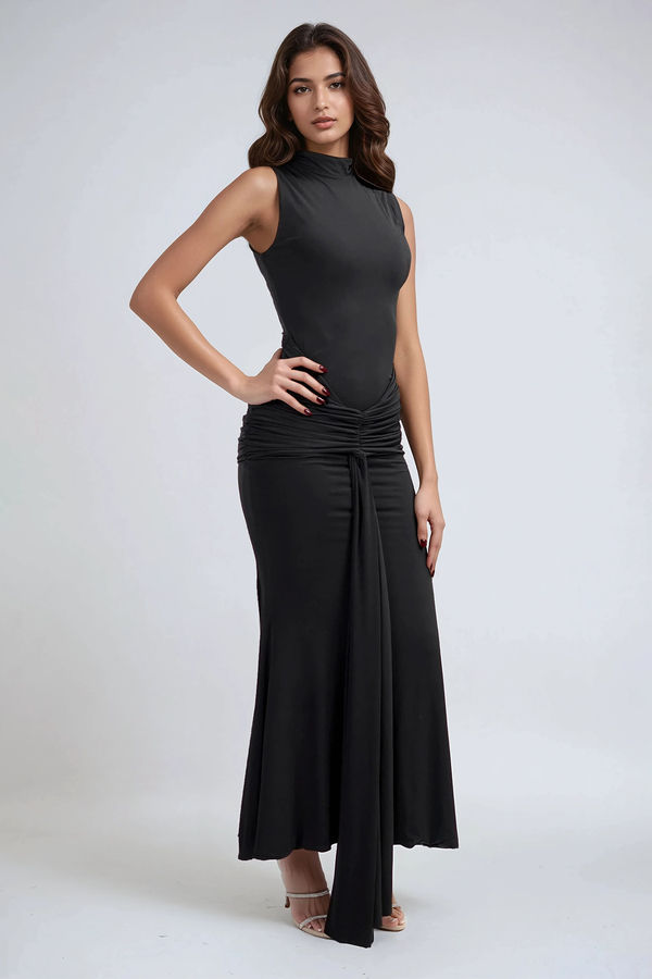 Confident Charm Sculpted Bodycon Maxi Dress - Black