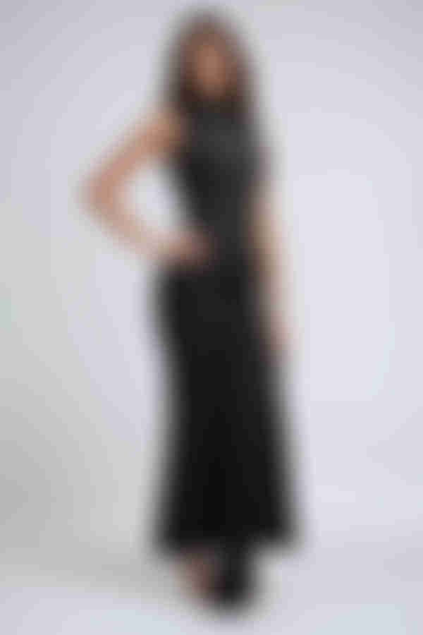 Confident Charm Sculpted Bodycon Maxi Dress - Black
