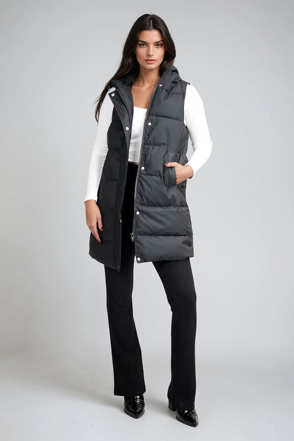 Cozy Trek Hooded Puffer Vest - Black